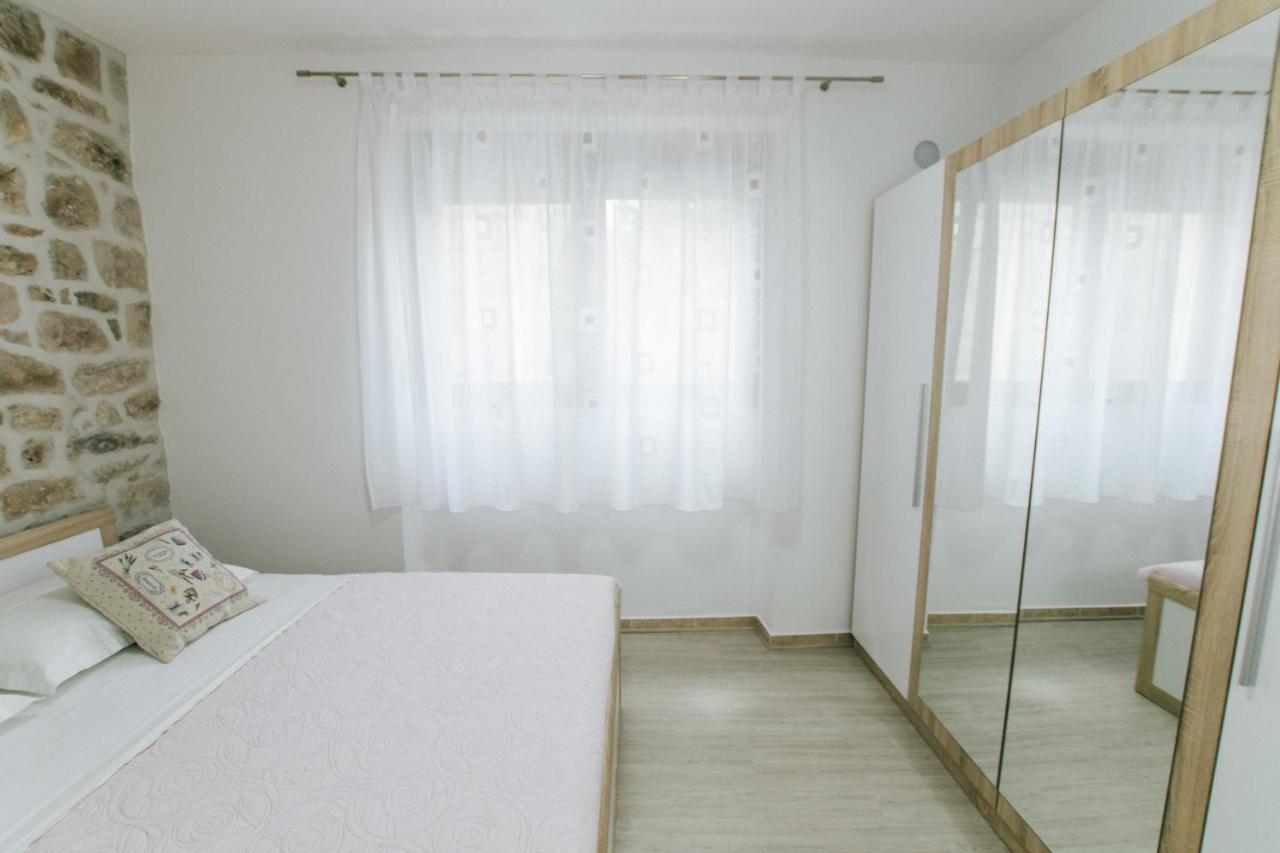 Apartment Dajana Near The Beach Kastela Ngoại thất bức ảnh